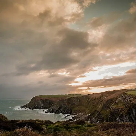 The Wild Atlantic Hideaway Apartment *